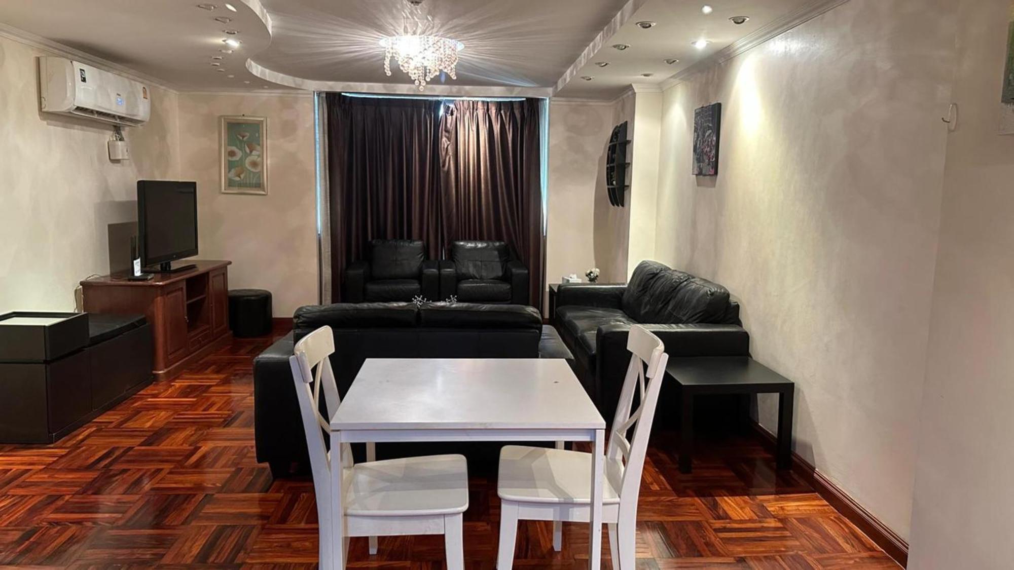 Omni Tower Nana Bangkok - Serviced Apartment On Sukhumvit Soi 4 Buitenkant foto