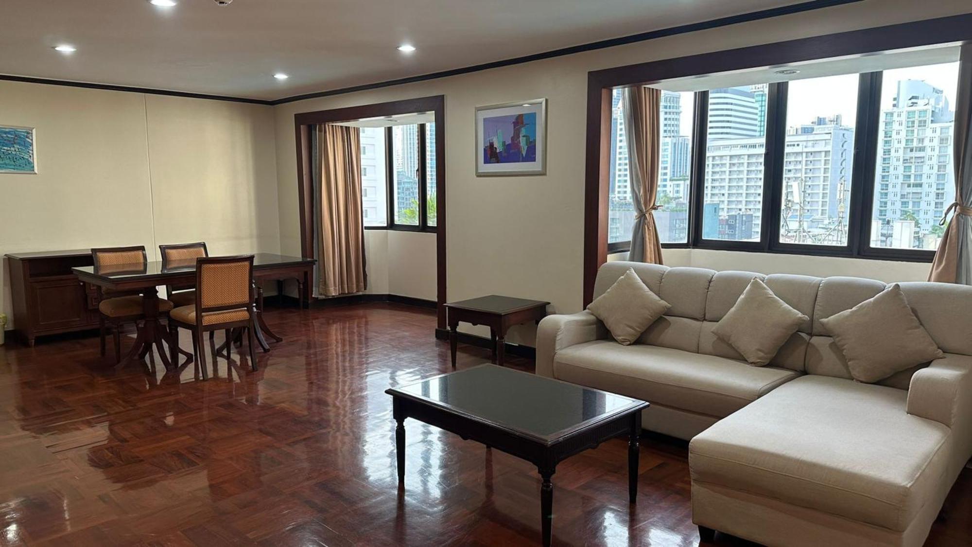 Omni Tower Nana Bangkok - Serviced Apartment On Sukhumvit Soi 4 Buitenkant foto