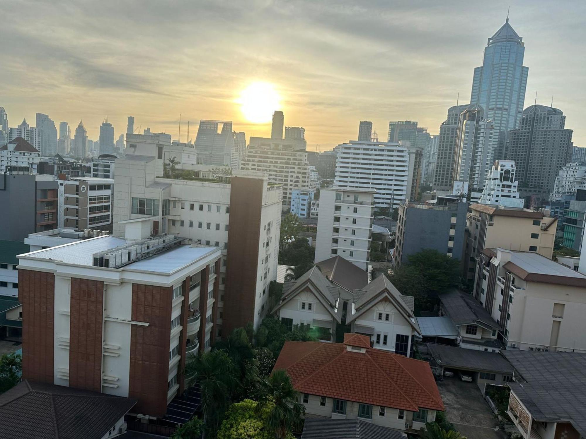 Omni Tower Nana Bangkok - Serviced Apartment On Sukhumvit Soi 4 Buitenkant foto
