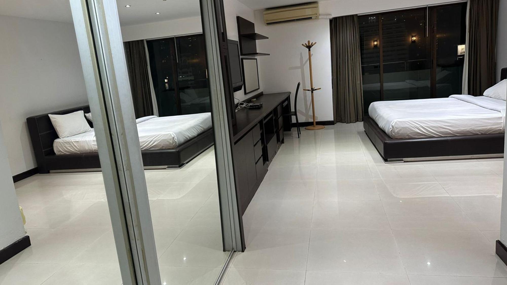 Omni Tower Nana Bangkok - Serviced Apartment On Sukhumvit Soi 4 Buitenkant foto
