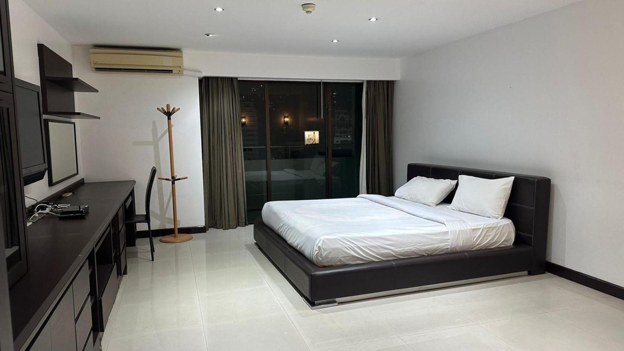 Omni Tower Nana Bangkok - Serviced Apartment On Sukhumvit Soi 4 Buitenkant foto