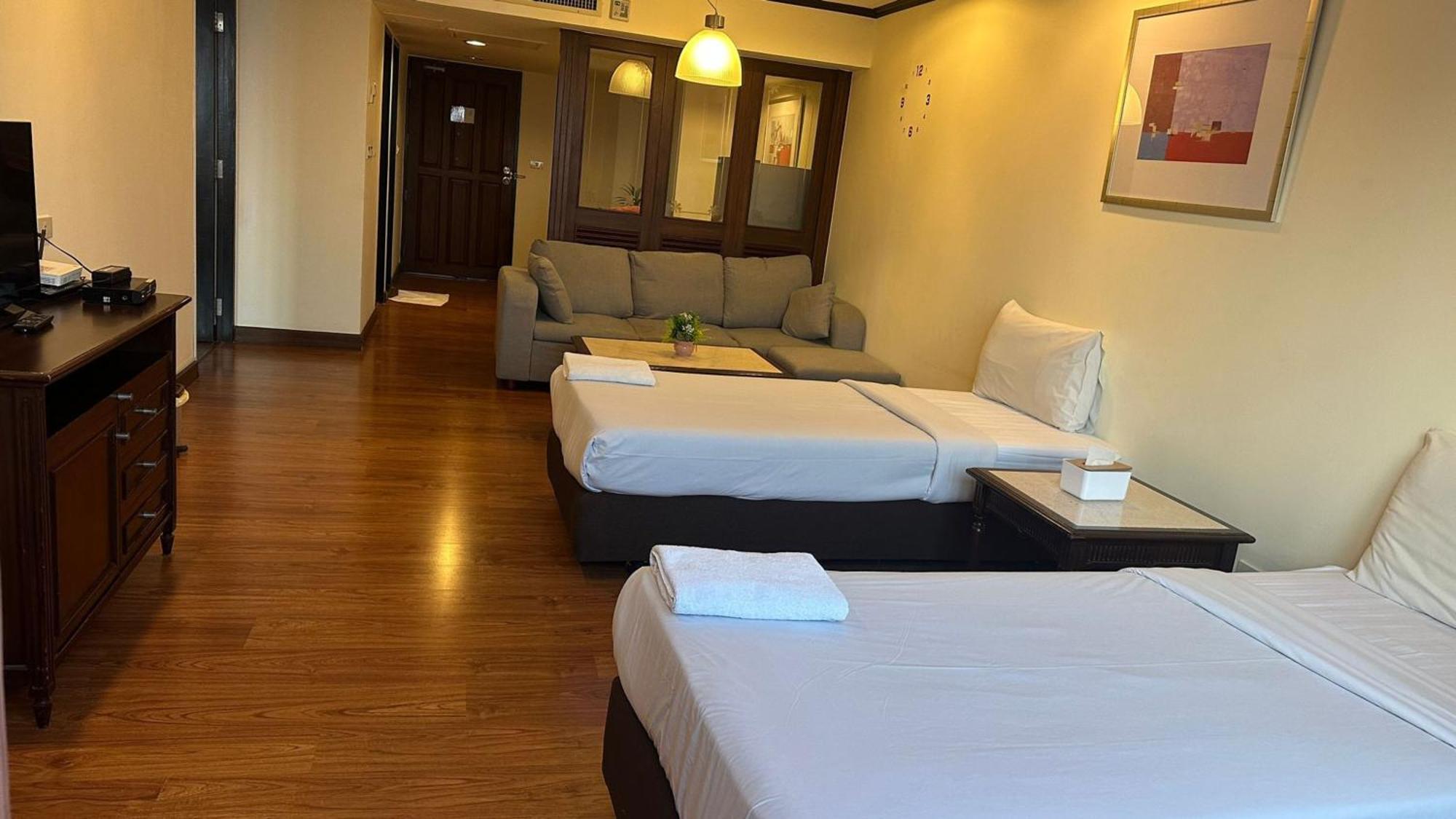 Omni Tower Nana Bangkok - Serviced Apartment On Sukhumvit Soi 4 Buitenkant foto