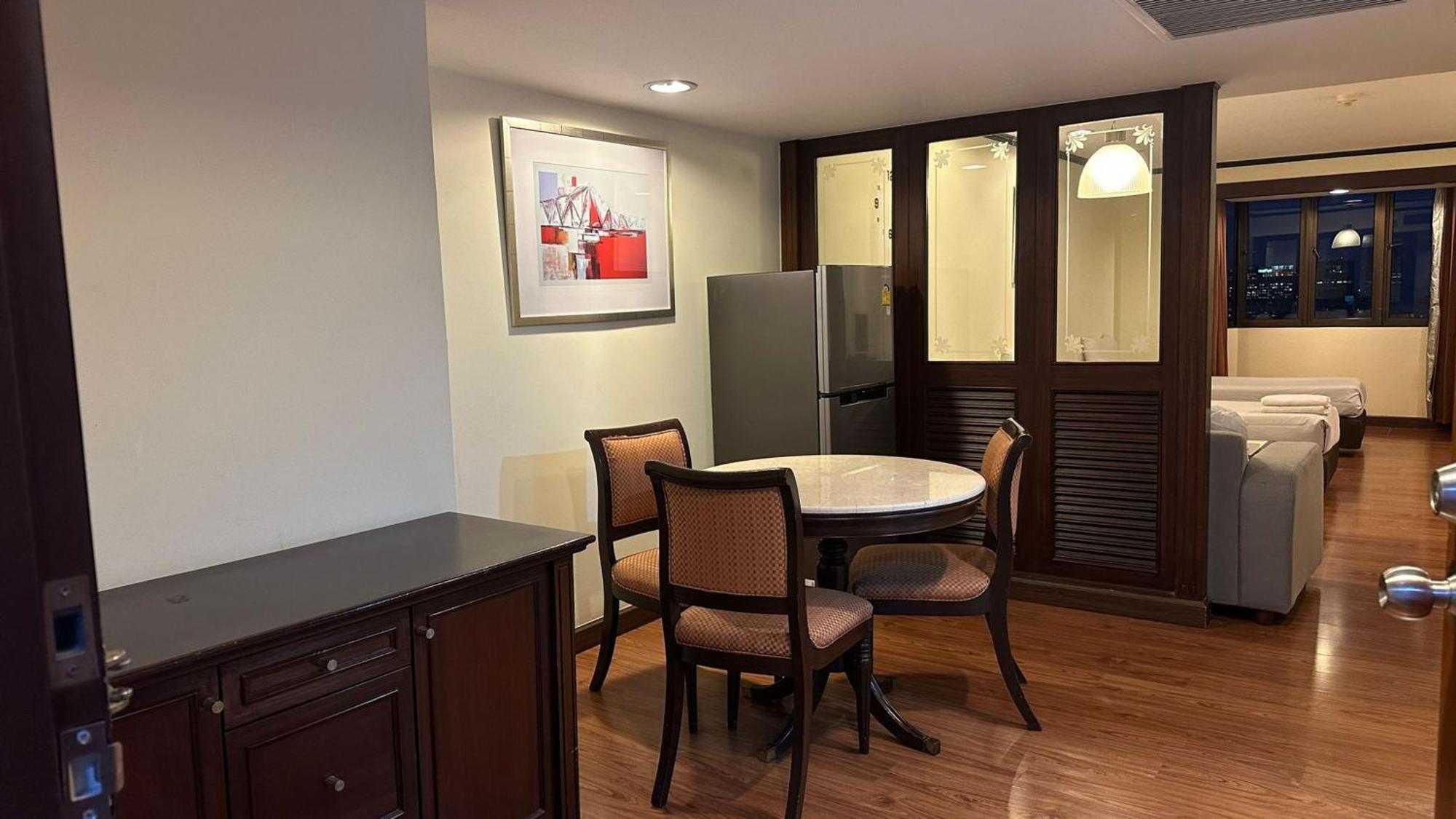 Omni Tower Nana Bangkok - Serviced Apartment On Sukhumvit Soi 4 Buitenkant foto