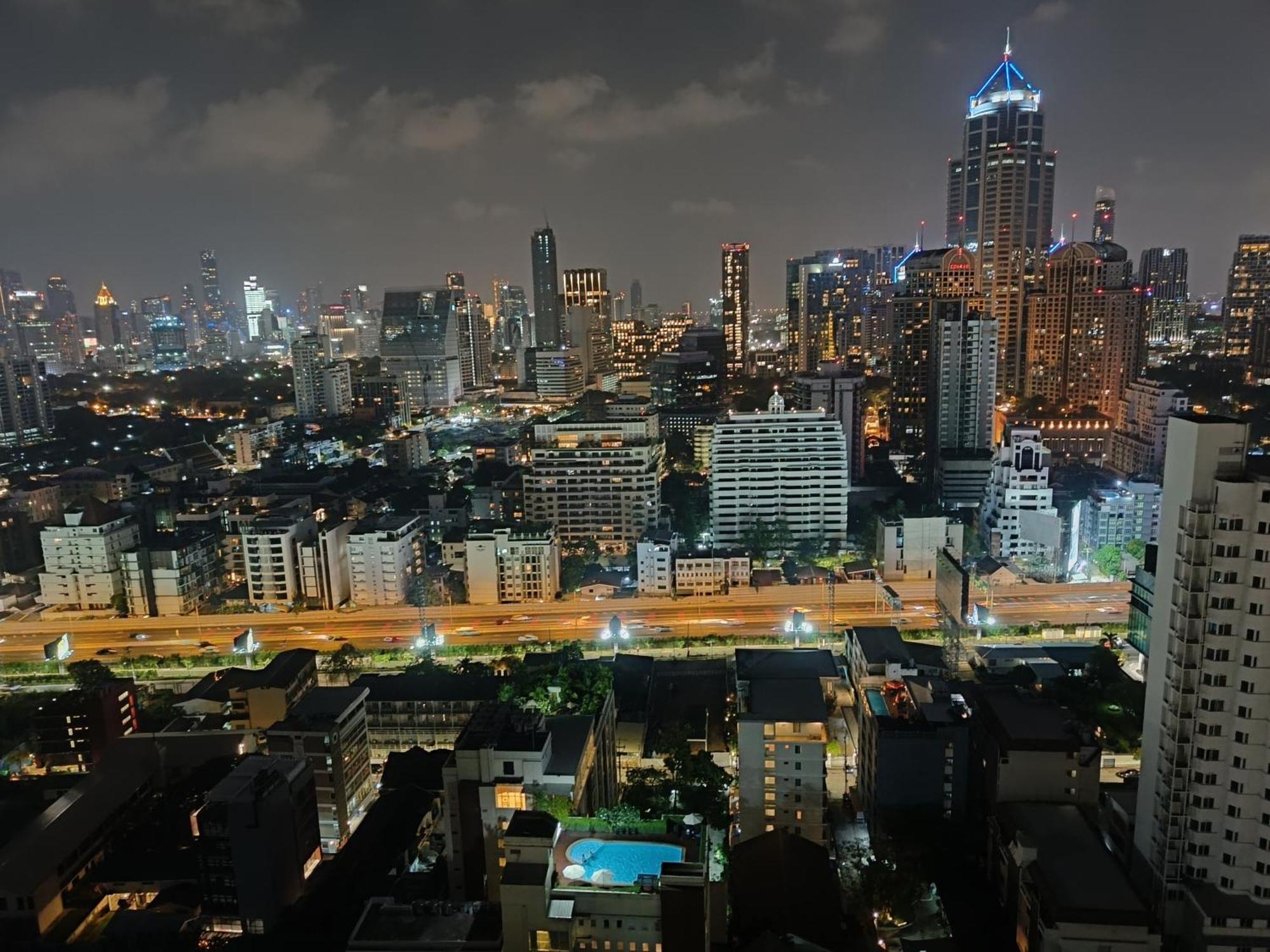 Omni Tower Nana Bangkok - Serviced Apartment On Sukhumvit Soi 4 Buitenkant foto
