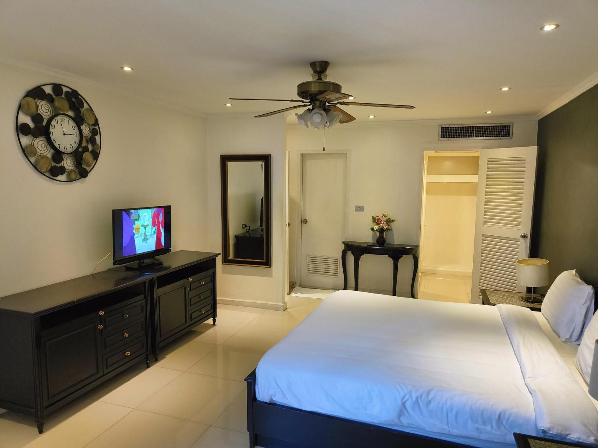 Omni Tower Nana Bangkok - Serviced Apartment On Sukhumvit Soi 4 Buitenkant foto