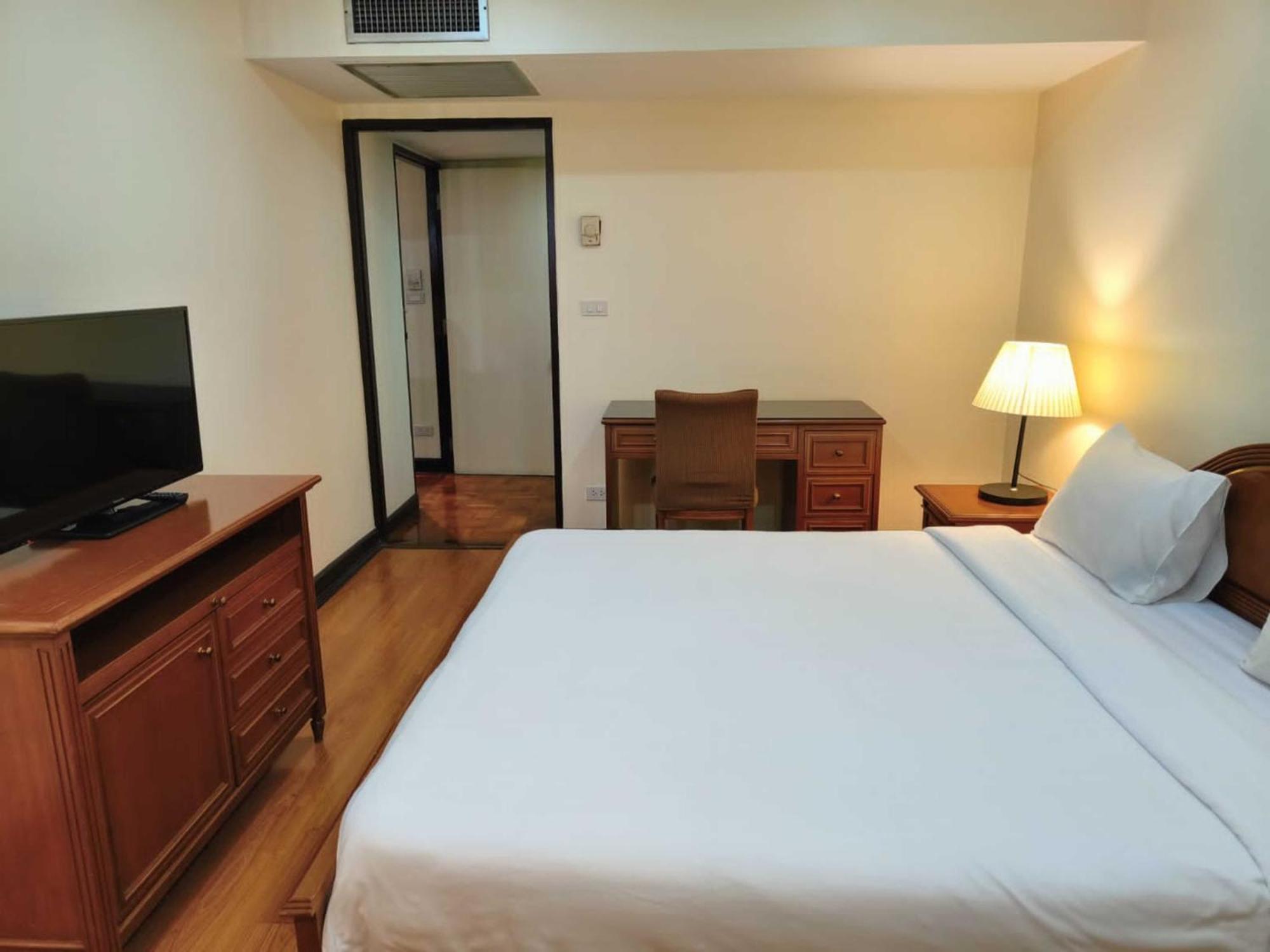 Omni Tower Nana Bangkok - Serviced Apartment On Sukhumvit Soi 4 Buitenkant foto
