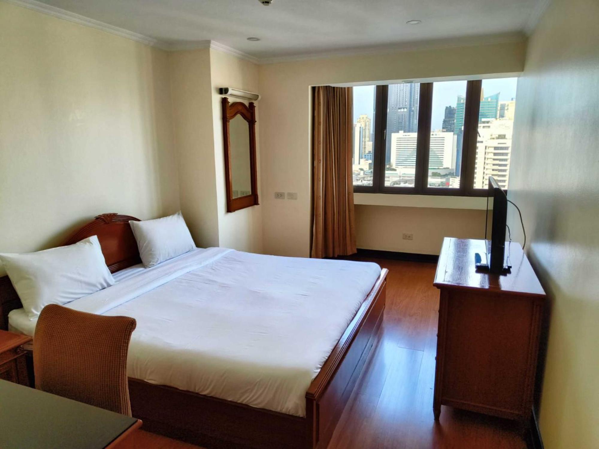 Omni Tower Nana Bangkok - Serviced Apartment On Sukhumvit Soi 4 Buitenkant foto