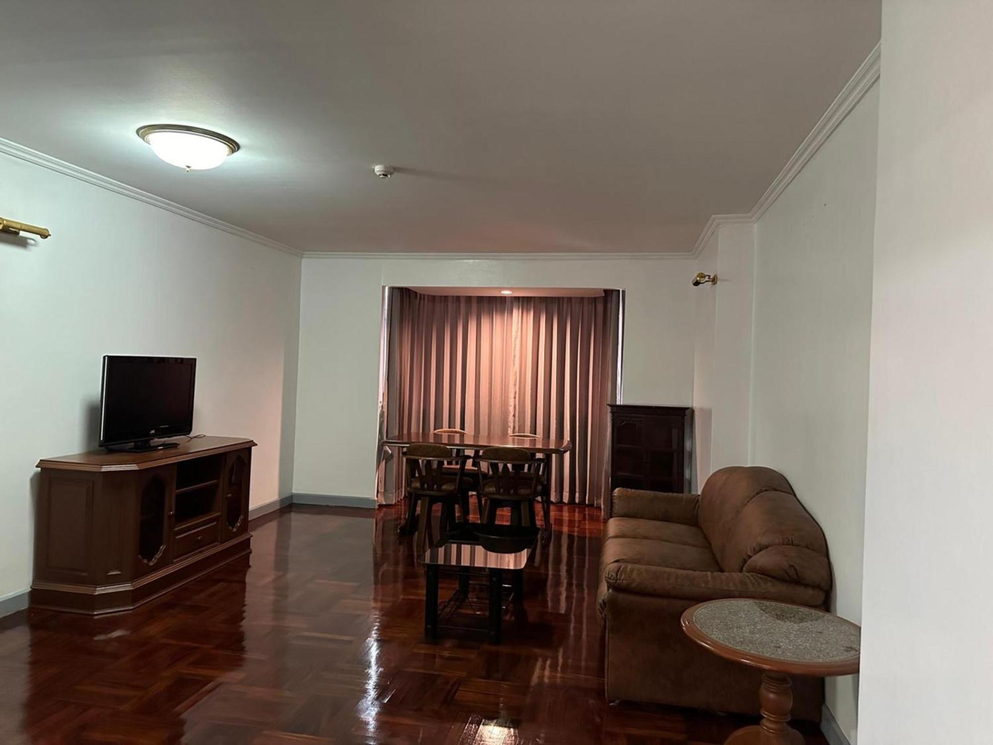 Omni Tower Nana Bangkok - Serviced Apartment On Sukhumvit Soi 4 Buitenkant foto