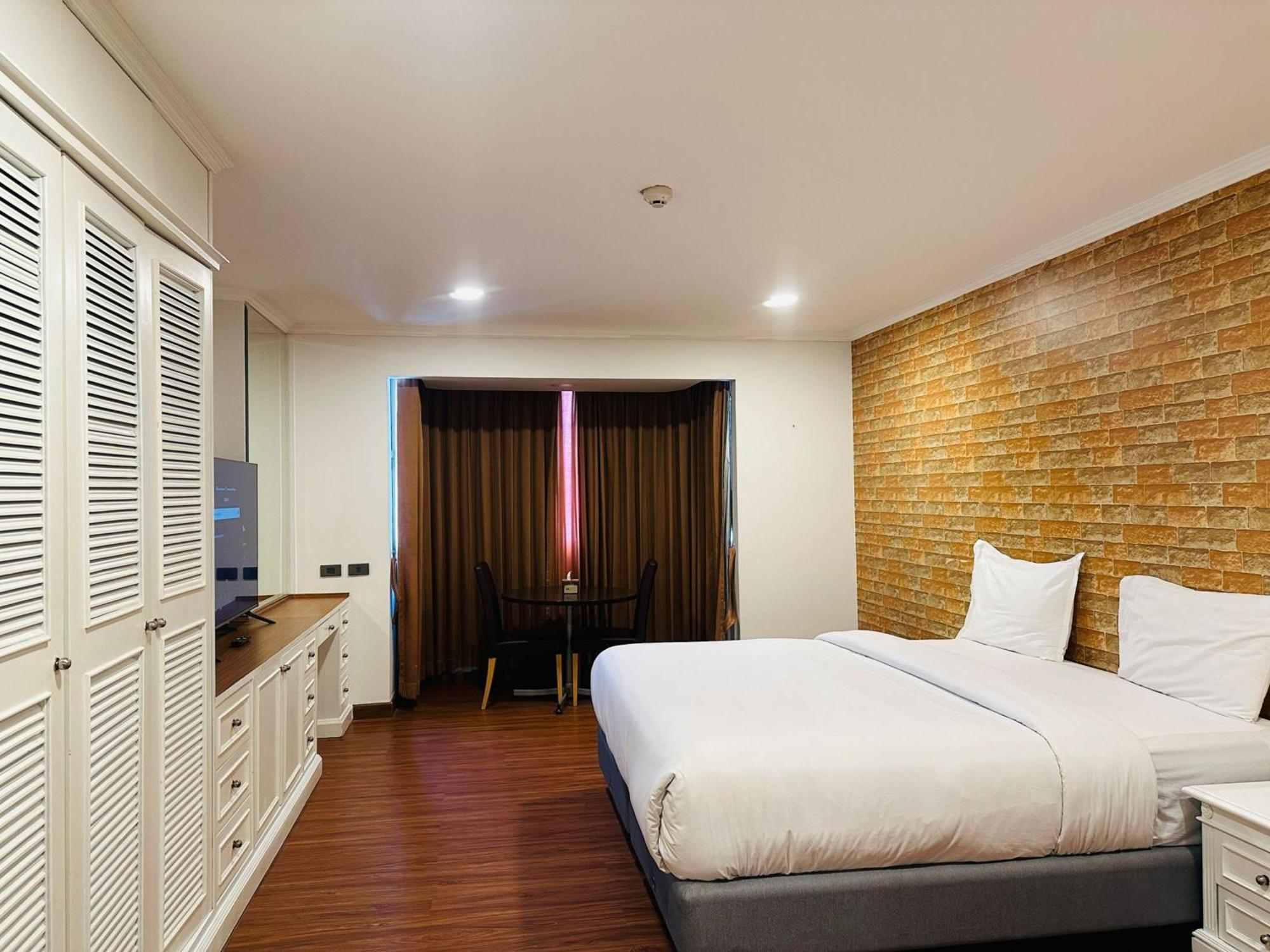 Omni Tower Nana Bangkok - Serviced Apartment On Sukhumvit Soi 4 Buitenkant foto