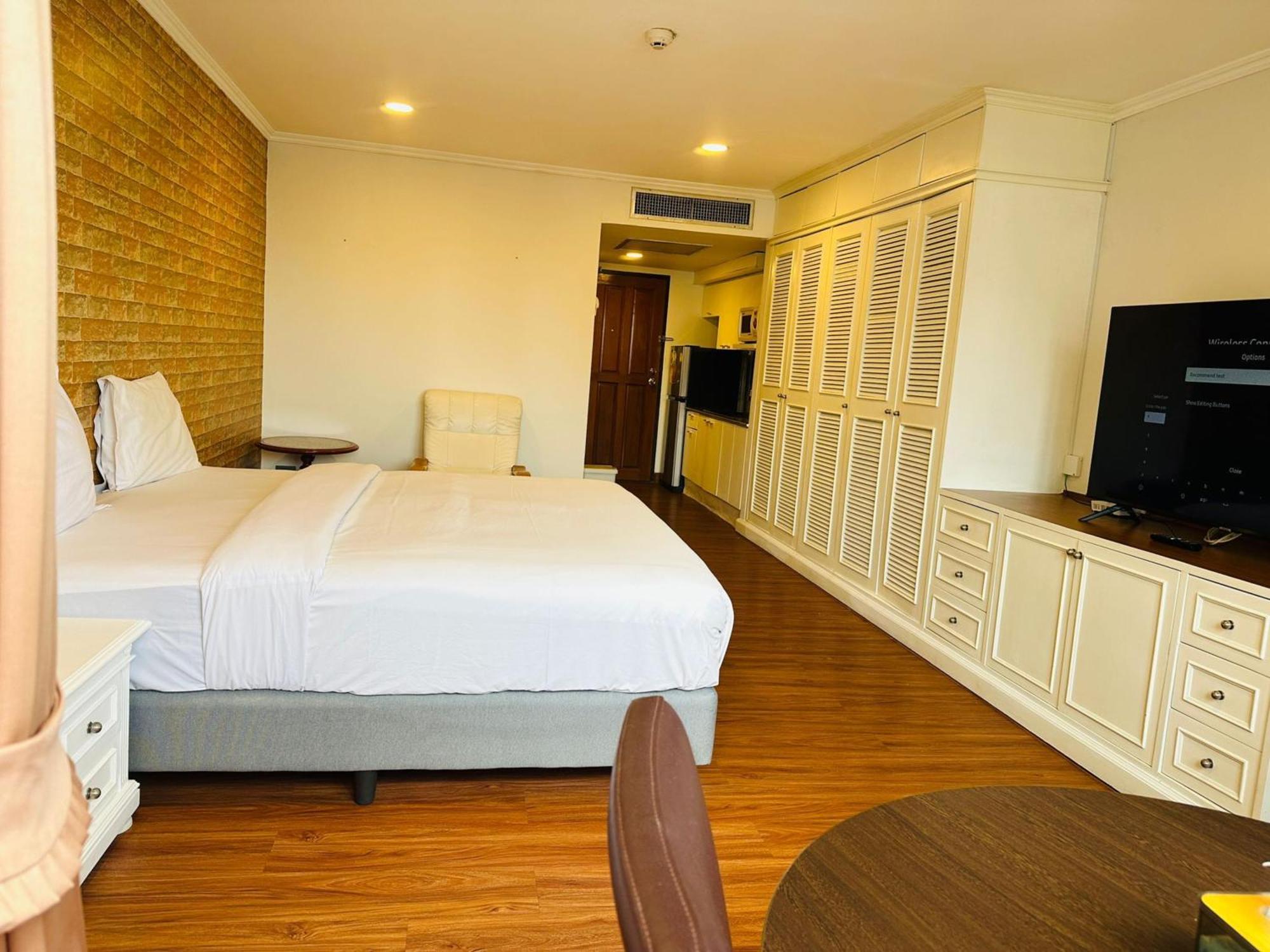 Omni Tower Nana Bangkok - Serviced Apartment On Sukhumvit Soi 4 Buitenkant foto