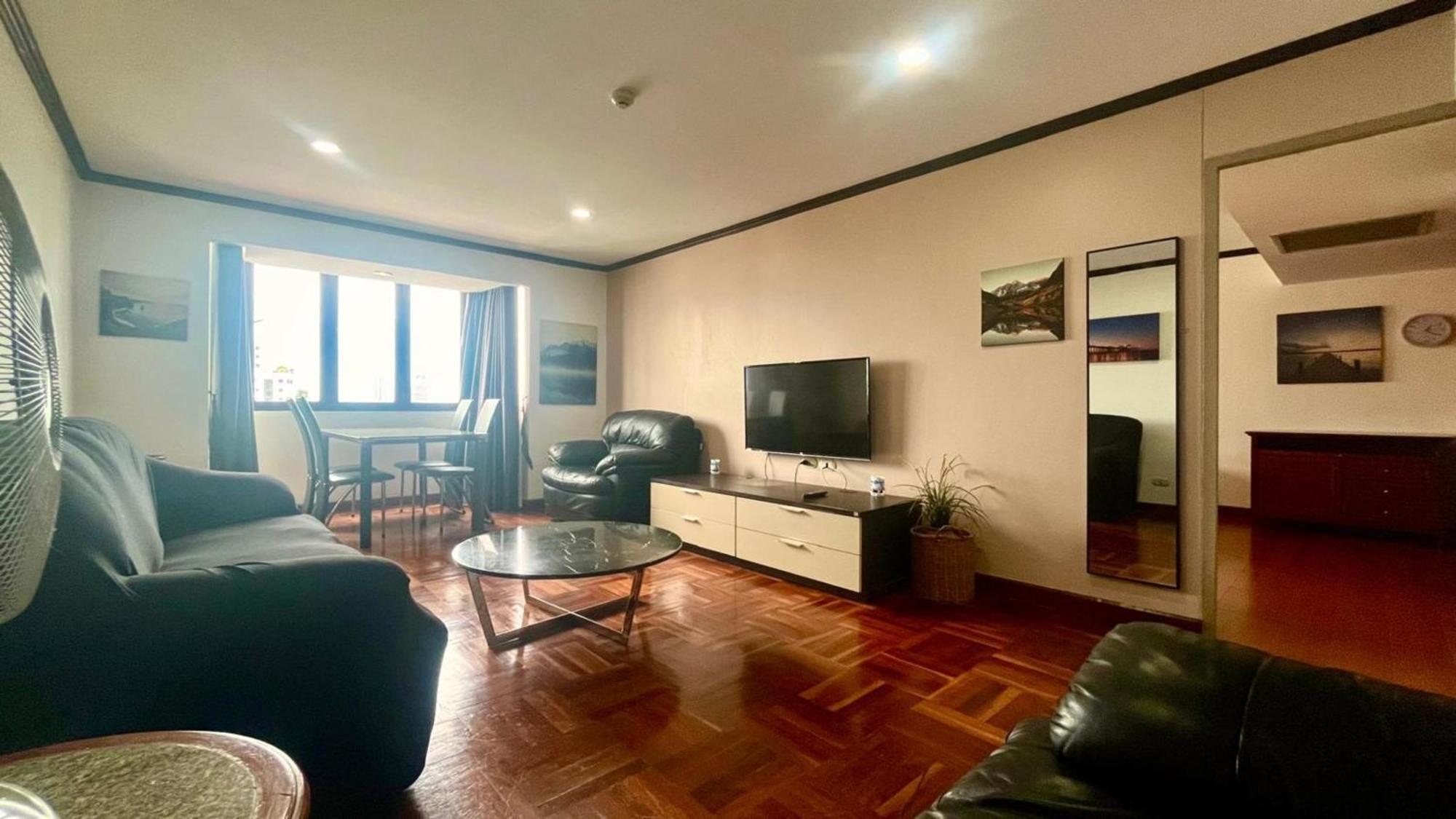 Omni Tower Nana Bangkok - Serviced Apartment On Sukhumvit Soi 4 Buitenkant foto