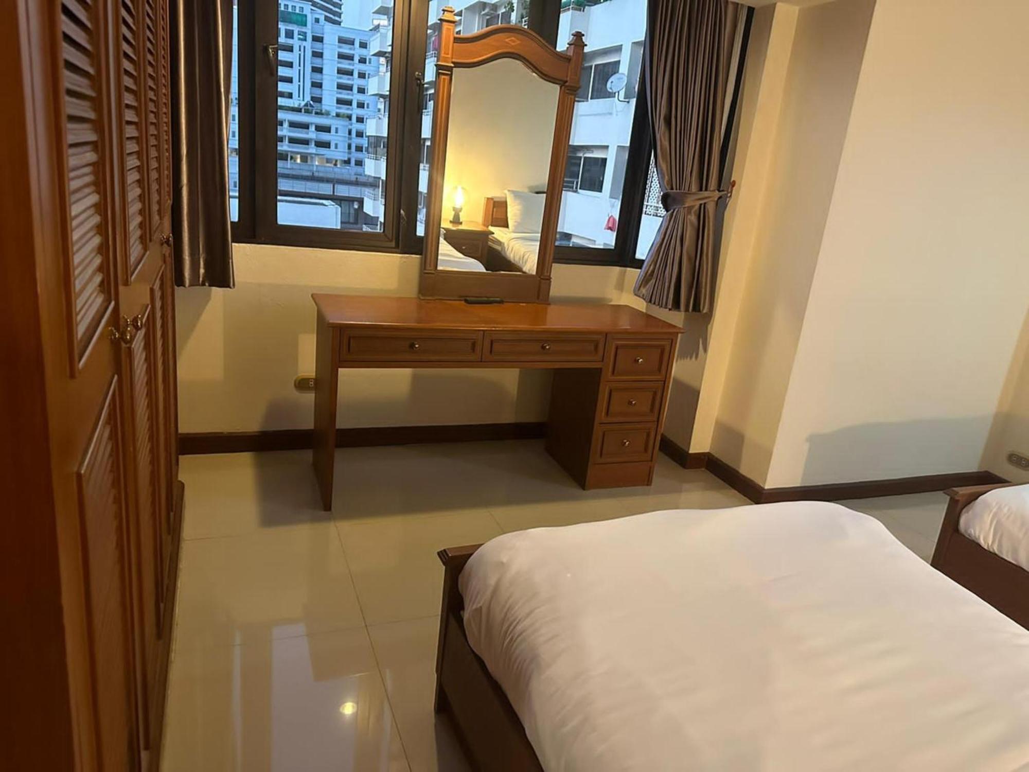Omni Tower Nana Bangkok - Serviced Apartment On Sukhumvit Soi 4 Buitenkant foto